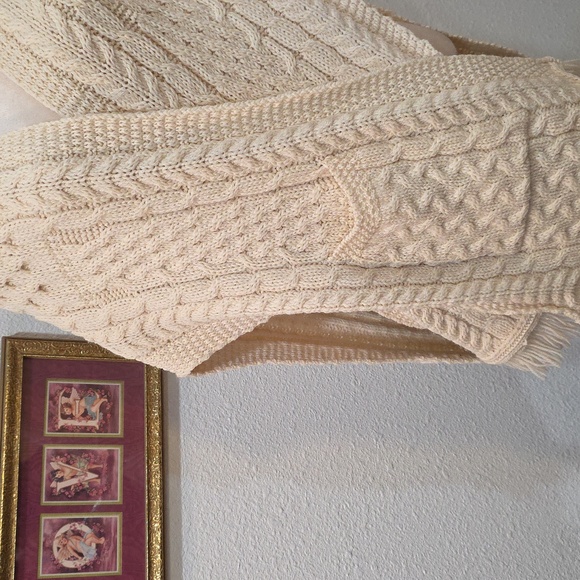 Aran Crafts knitted shawl or wrap with pockets - Picture 9 of 12